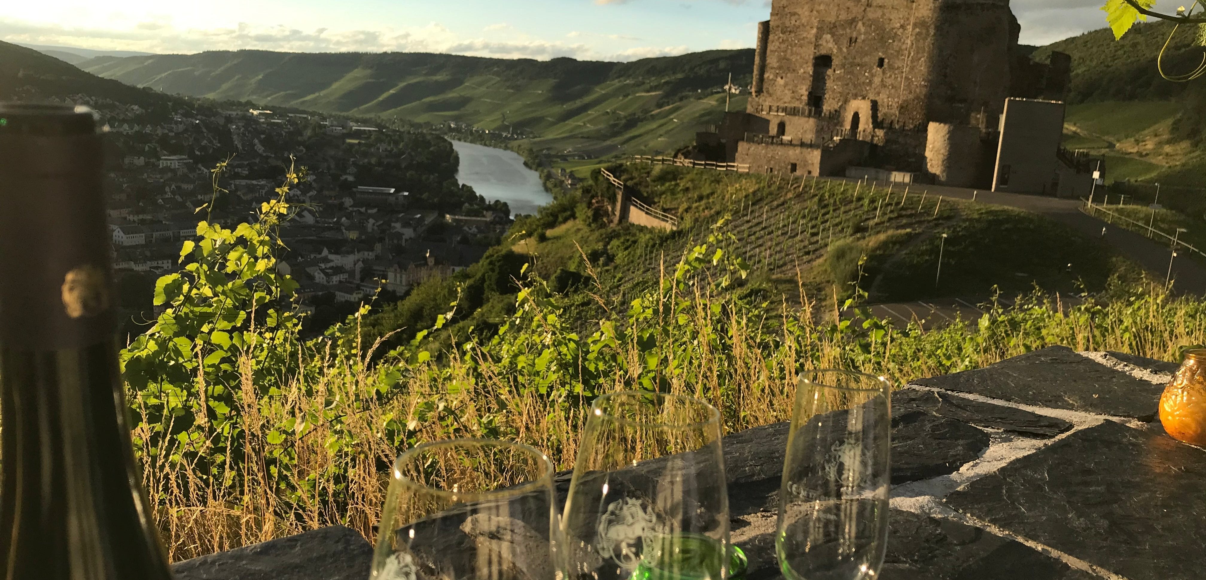 Weingut Fries Terrasse bei der Burg Landshut in Bernkastel-Kues