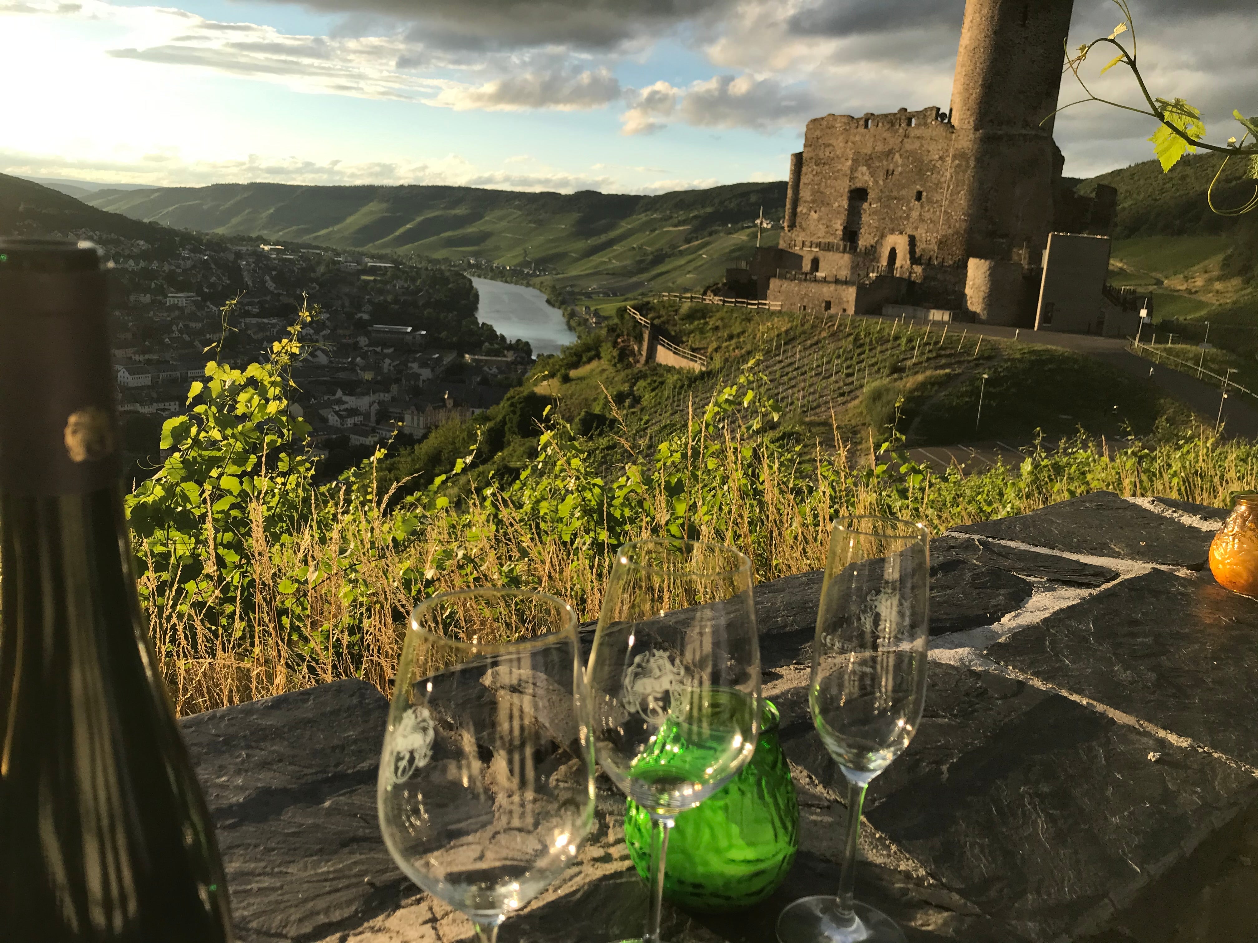 Weingut Fries Terrasse bei der Burg Landshut in Bernkastel-Kues